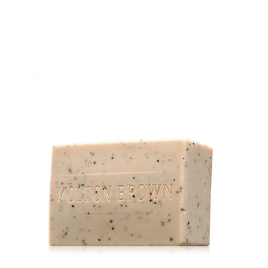 Molton Brown Ricarica Barretta Scrub corpo al Pepe Nero