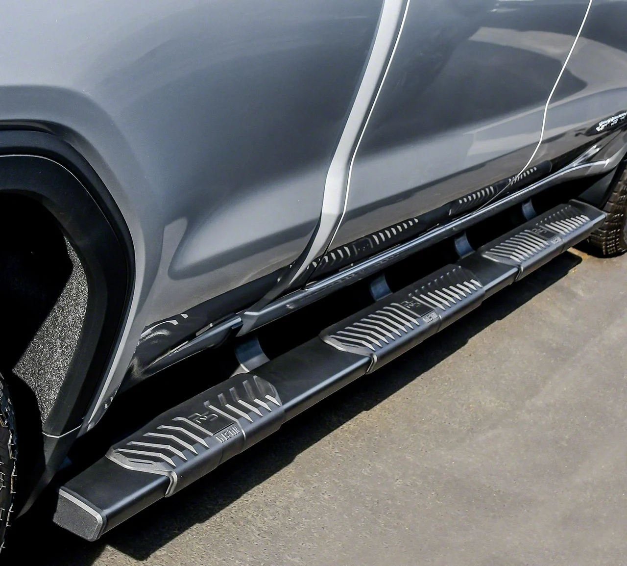 Westin R5 M-Series Wheel-to-Wheel Nerf Side Step Bars; Black (19-26 Sierra 1500 Double Cab, Crew Cab)